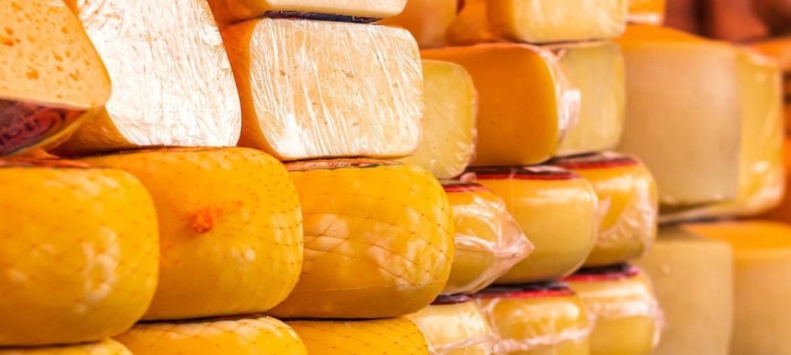 Imagem meramente ilustrativa de queijos, produzidos em uma Queijaria. الصور: Leandro Bezerra.