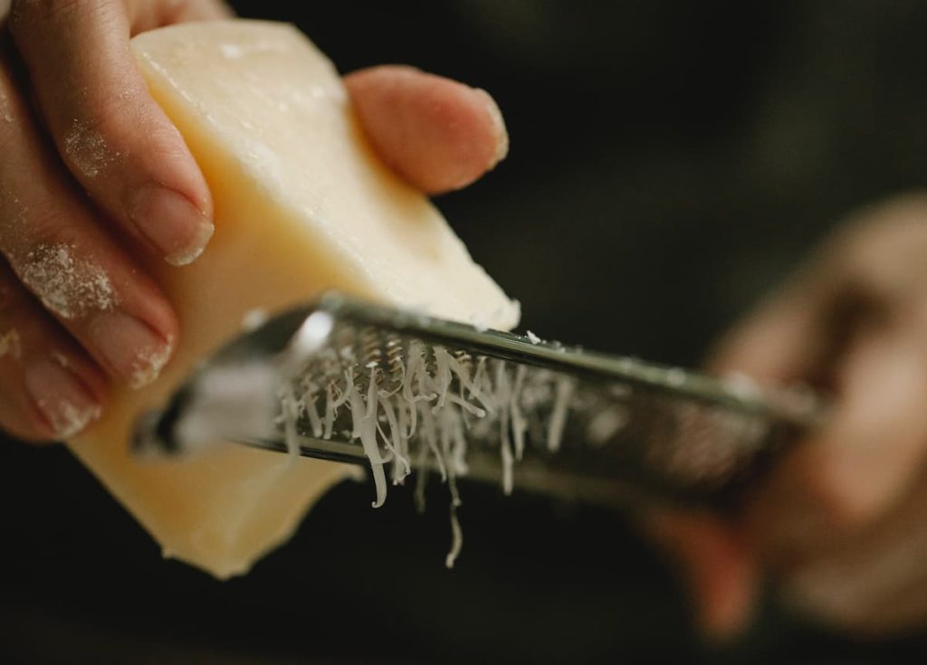 パルメザンチーズの単なる例示的な画像. 写真: クラウス・ニールセン.